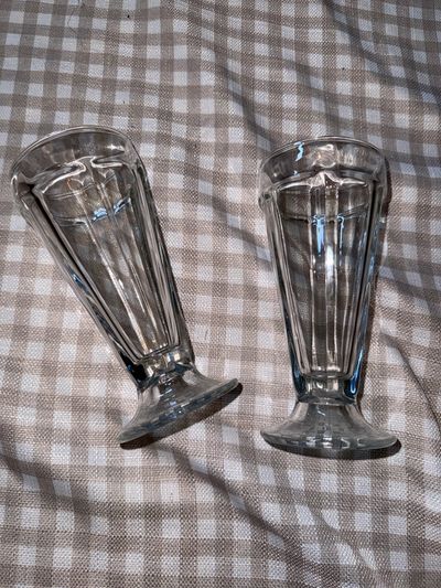 N/A Set of 2 milkshake glasses