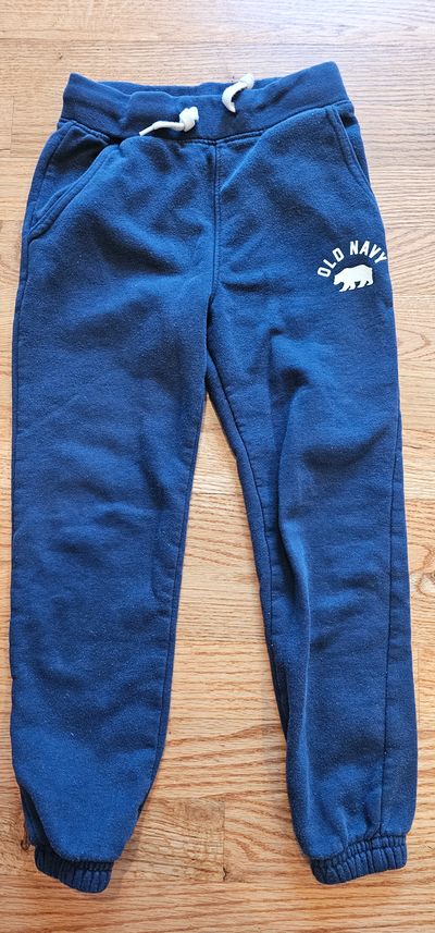 Old Navy Excellent condition boys joggers sweatpants in Navy 5T/5
