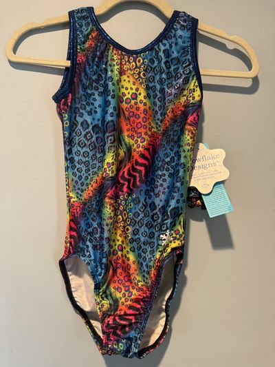 Snowflake Designs adult med chest 34-37 runs small NEW ret.69.00 Leotard pink sparkles, rainbow, Design scrunchie Women's - M