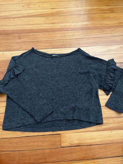 Zara Dark grey crop with ruffle at sleeves. Long Sleeve Women's - S