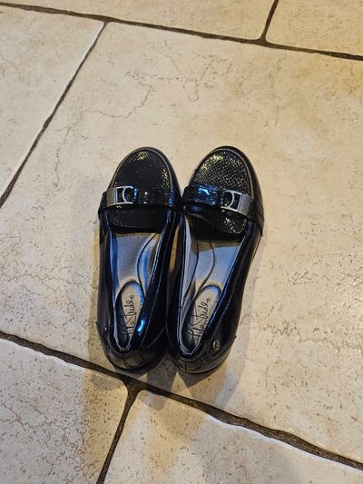 Life Stride Black Shoes w/ Buckle 6-1/2 (Adult)