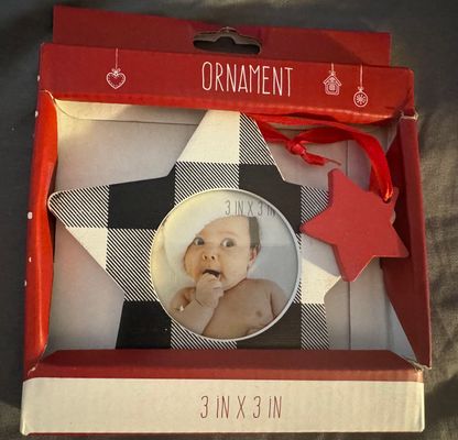 Unkown NEW- Christmas Ornament Frame 3inx3in
