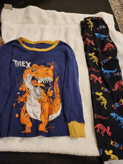 Dinasor pajamas Dinasor pajamas set 7-8