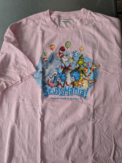 Universal Studios Dr Seuss 2xl pink T-shirt Universal Studios Dr Seuss 2xl pink T-shirt Women's 2X