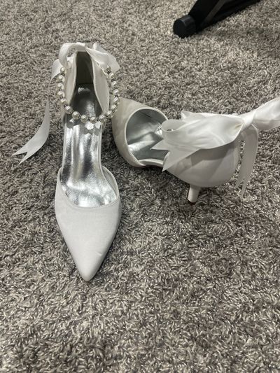 Amazon Bridal heels never worn 8-1/2 (Adult)