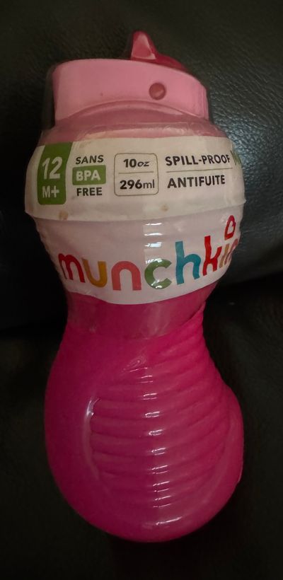 Munchkin NEW- Pink Mighty Grip Sippy Cup