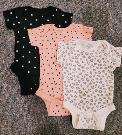 Gerber Nb bodysuits 0-3 Months
