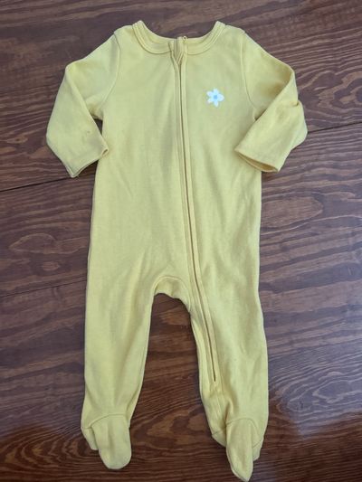 Sterling baby Yellow zip onesie 9mo 9 Months