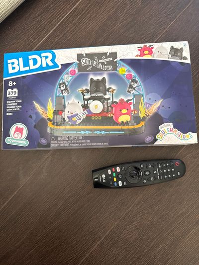Brand new BLDR 379 pieces squish mellows in concer Set squish tour concert