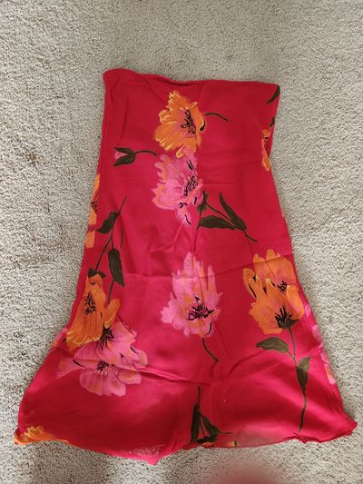 Label Removed Summer knee length light skirt, runs small Women's - M