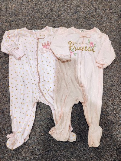 Carters 2 zipper footies 0-3 Months