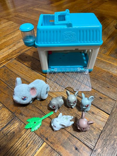 Fur real little pets mouse and babies water food Mama surprise set