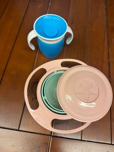 Munchkin No Spill kids Bowl and sippy cup Munchkin No Spill kids Bowl and sippy cup