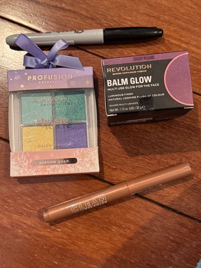 Brand new revolution pallete and eyeshadow stick Ant revolution balm glow deep plum for cheeks and lips