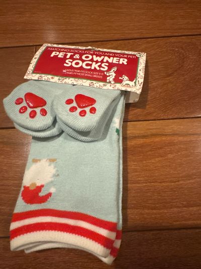 Brand new pet and owner socks one pair adult sock And one set of pet socks 4 actual socks