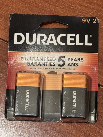Brand new duracel 9V two pack of batteries