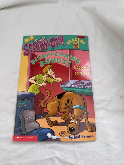 Scholastic Scooby doo disappearing donuts