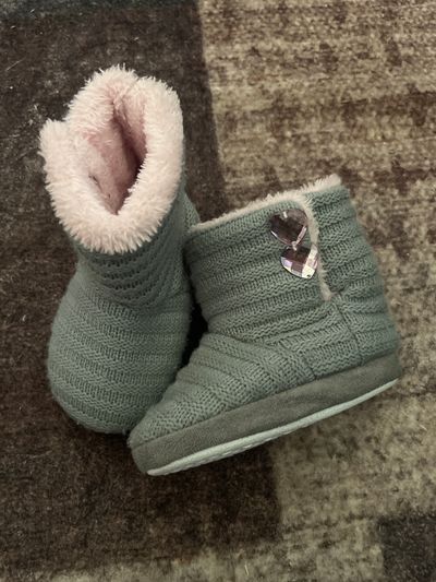 toddler boots size S 5/6  6 (Toddler)
