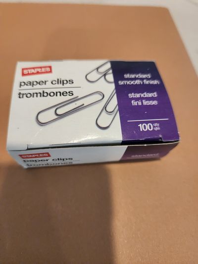 NEW paper clip 1 box NEW paper clip 1 box