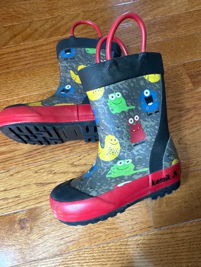 Kamik Boys monster rainboots 5 (Toddler)