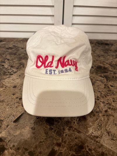 Old Navy Girls size large white/pink hat with elastic band