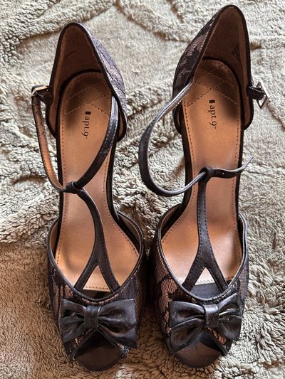 Apt 9 Never worn 7 (Adult)