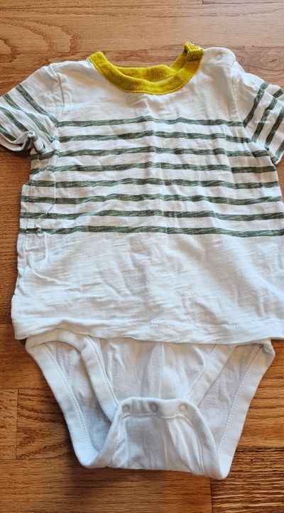Baby Gap BNWOT a bodysuit w/ a T-shirt look comfortable for everyday wear 6-12 Months