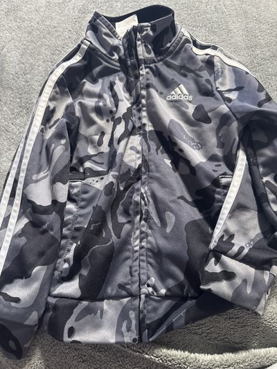 Adidas Adidas zip up sweater 3T