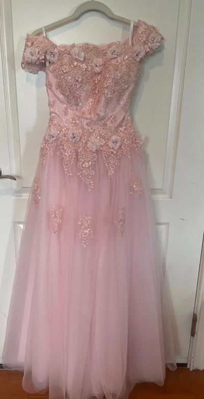 Long pink off the shoulder-tulle gown-size xs 0-2 Waist: 24in Bust 27in Top to bottom 50in Junior XS - 0