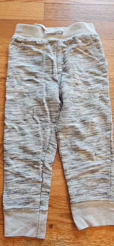 Garanimals Like New boys 3T heather gray sweatpants w/ pockets 3T