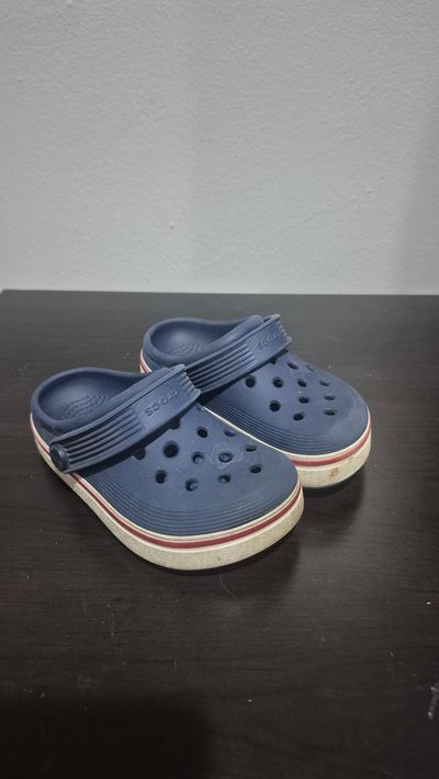 Crocs Excellent Condition 10 (Lil' Kid)