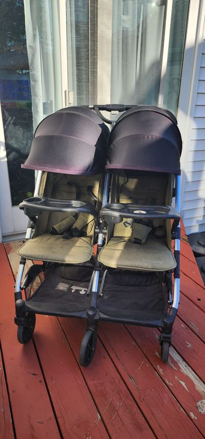 Joovy Kooper x2 double stroller retails$499 needs a good cleaning, all seats machine washable