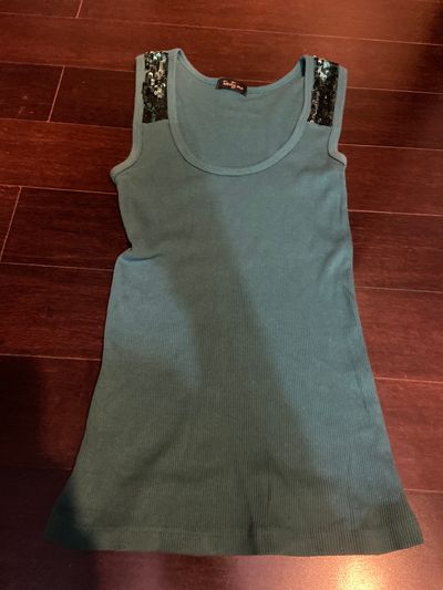 Twenty One Green tank top with sequin on shoulder Women's - S