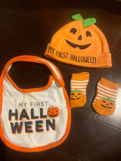 Halloween Halloween bib, cap and socks 0-3 Months