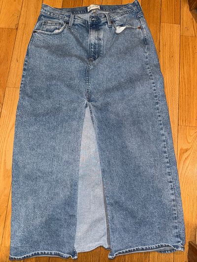 Universal thread Light wash denim skirt with front slit Women's 12