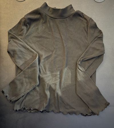 Epic threads Black ruffled turtleneck sweater 7-8