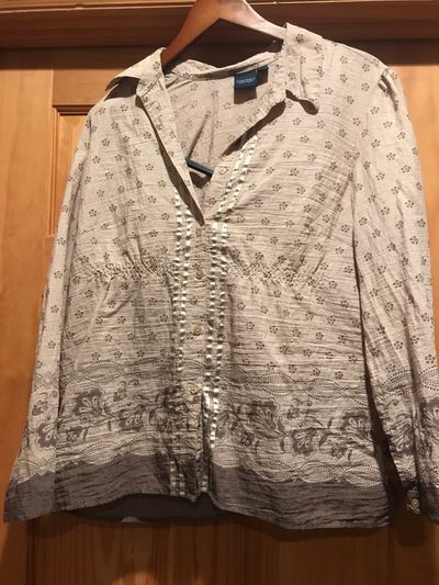 Sonoma Nice button down long sleeve Women's - L