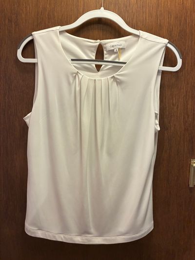 Calvin Klein Size 8, white, Pleated Crew Neck Cami Top Women's - M