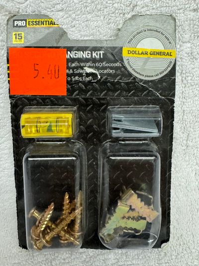 Brand New Picture hanging kit Brand New Picture hanging kit