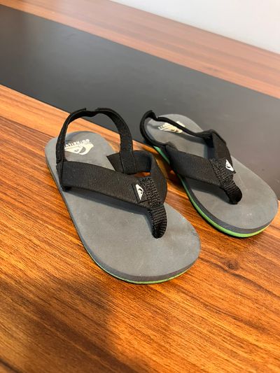 Quicksilver Toddler Sandals, No Size But Fits Like Cat&Jack 5/6 5-1/2 (Toddler)