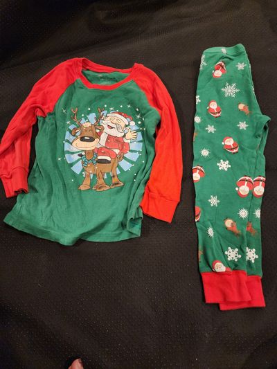 Tinoluling Santa pajama set 6T/6