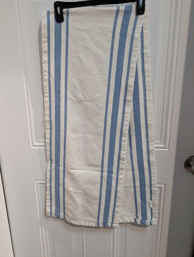 At Home Blue and white table runner At Home Blue and white table runner