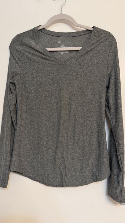 No Boundaries Gray V neck soft T 10-12