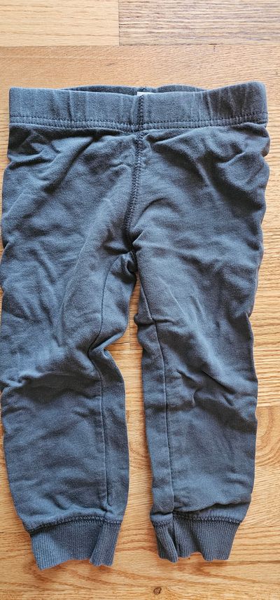 Carter's Great condition gray sweatpants elasticized waist soft & comfy 2T