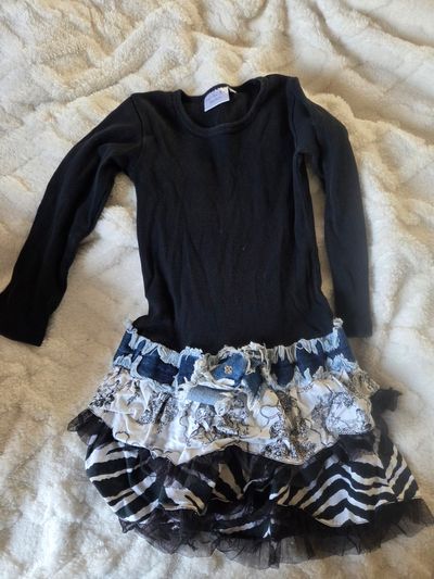 Ooh la la couture long sleeved dress  6T/6