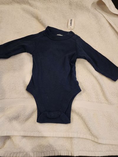 NEW Old Navy NEW blue long sleeve baby bodysuit 3-6 Months
