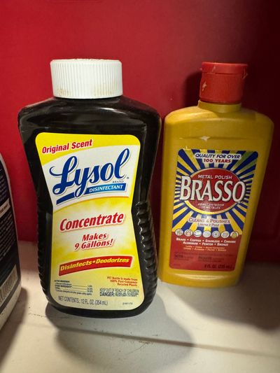 Brasso and Lysol Cleaners. Both very full.Used onc Brasso and Lysol Cleaners. Both very full.Used once