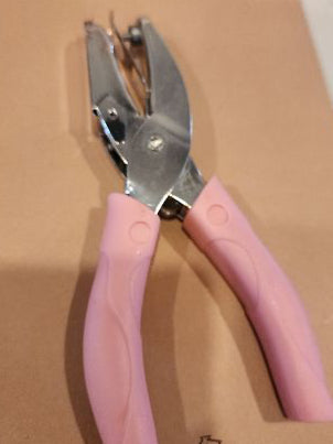 hole puncher hole puncher