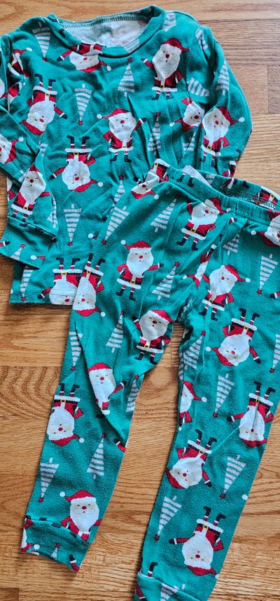 Carter's Playful Holiday theme graphic snug fit PJ in great condition 2T