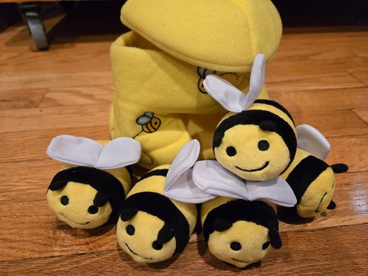 Lakeshore Learning Hide and Seek Beehive